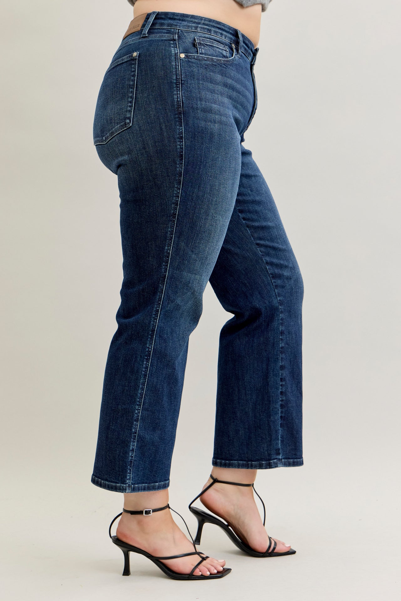 Judy Blue Plus Size Mid Rise Straight Fit Petite