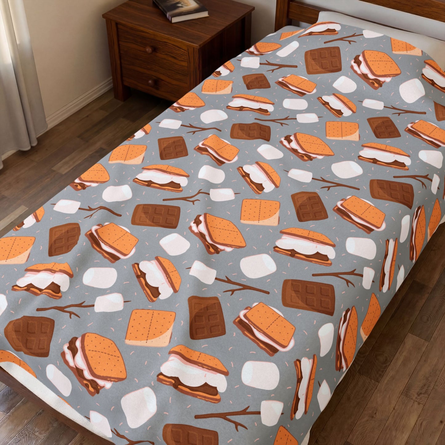 S'mores Velveteen Plush Blanket – Cozy Dessert Pattern Throw